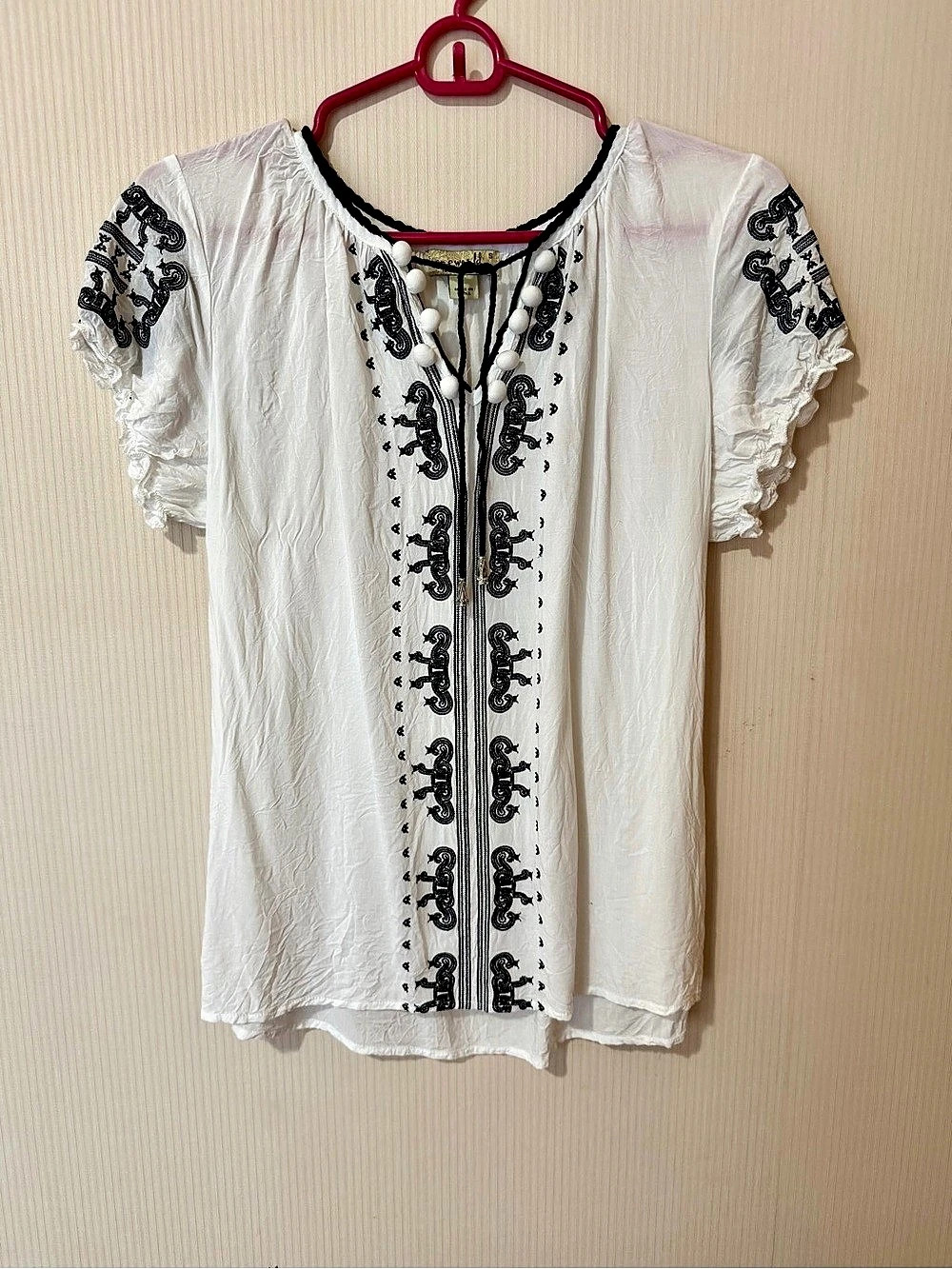 One World Embroidered Blouse in White & Black Size Small